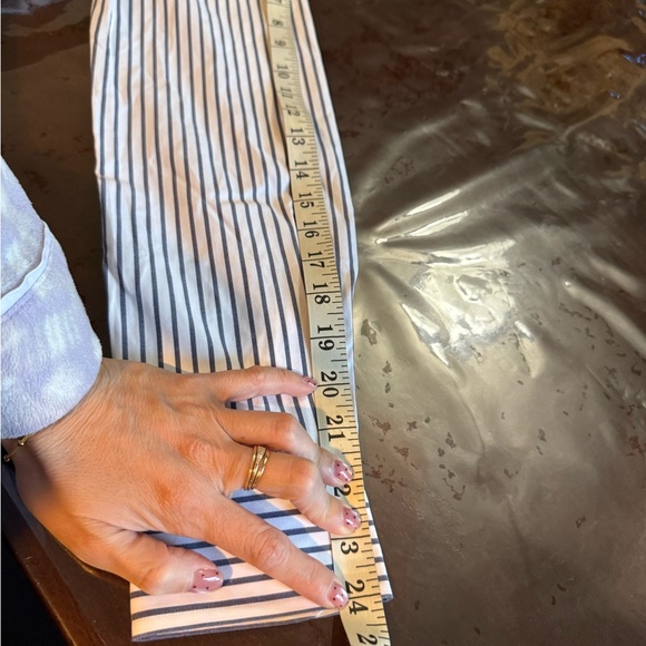 Ralph Lauren  Women’s White and Navy Striped Button-Down Shirt Size M - Picture 8 of 8